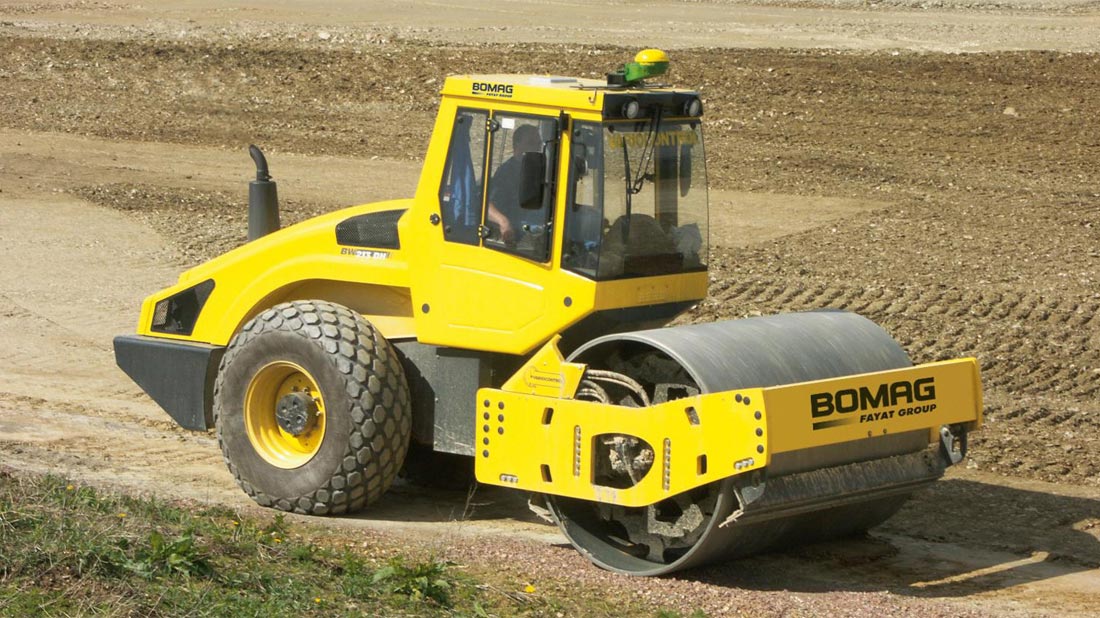 Виброкаток грунтовый BOMAG BW213 D-4