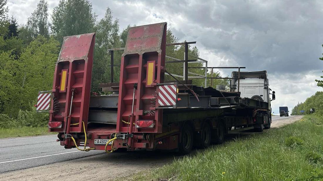 Аренда низкорамного раздвижного телескопического трала для перевозки металлоконструкций